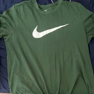 Nike Men's Green T-Shirt